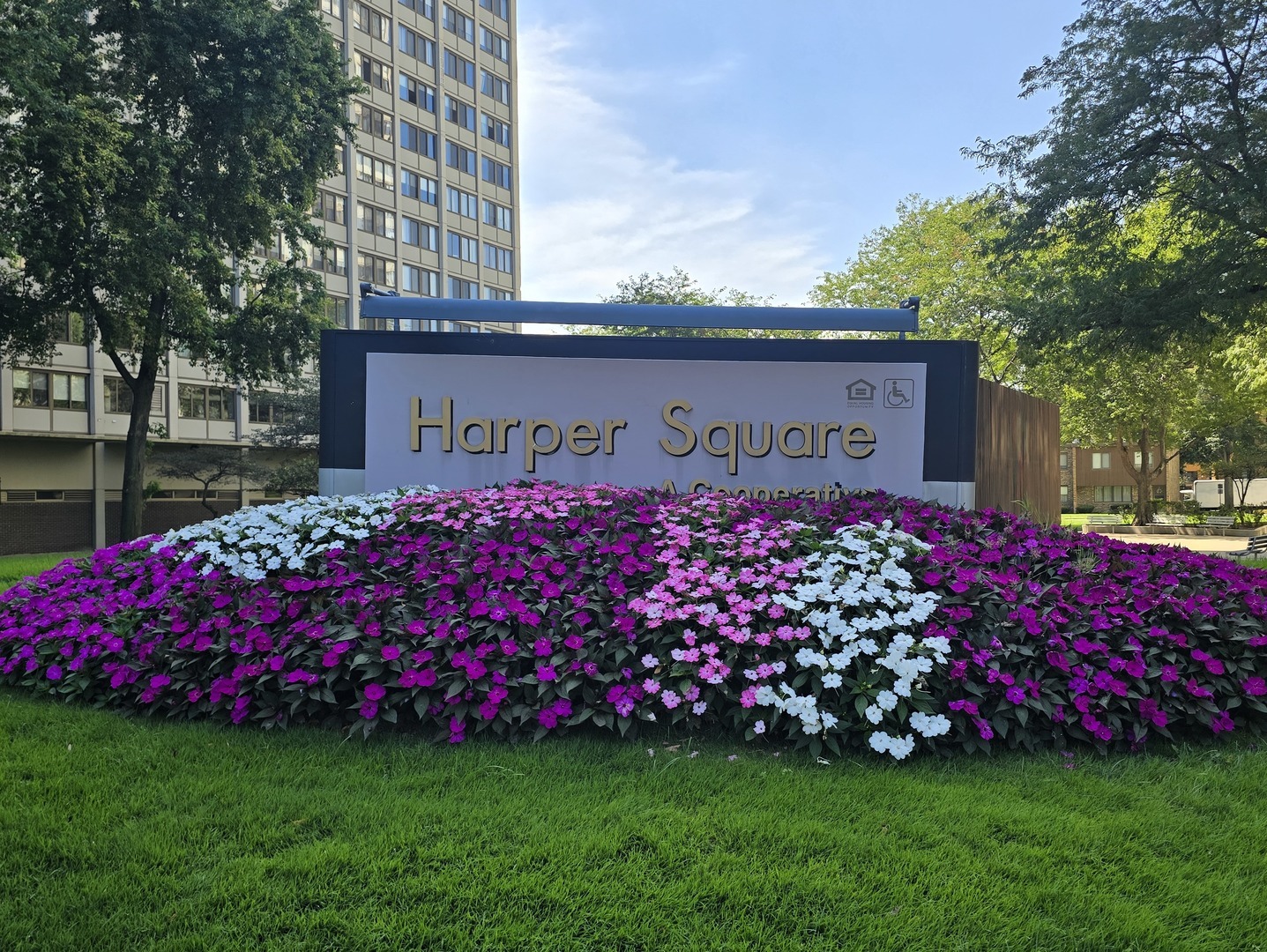 4800 S Lake Park Avenue 206 — photo