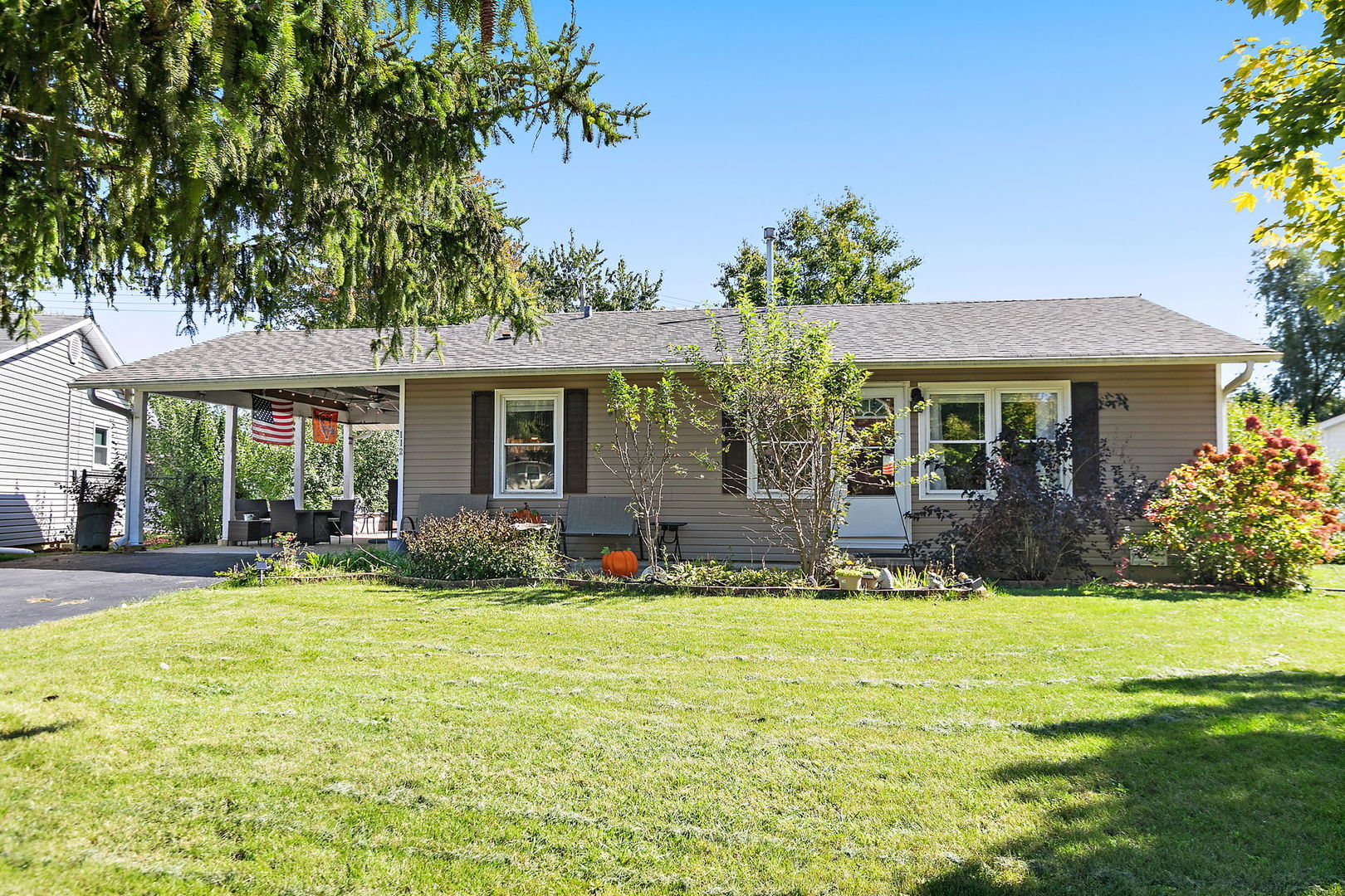 112 Mccabe Drive — photo