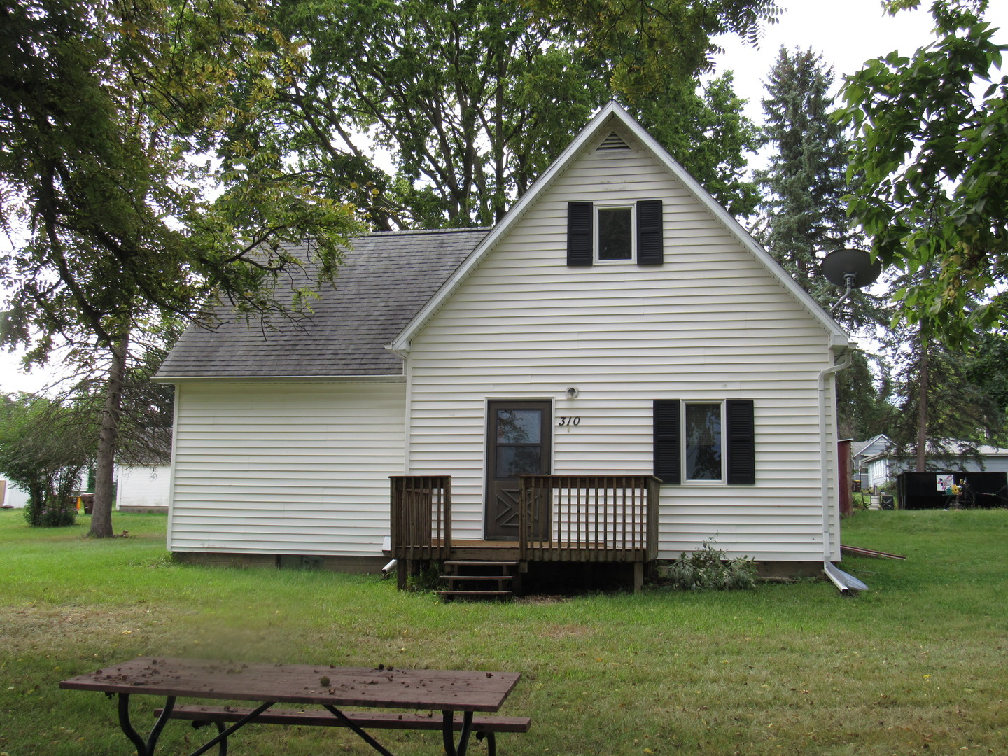 310 W 3rd Street — photo