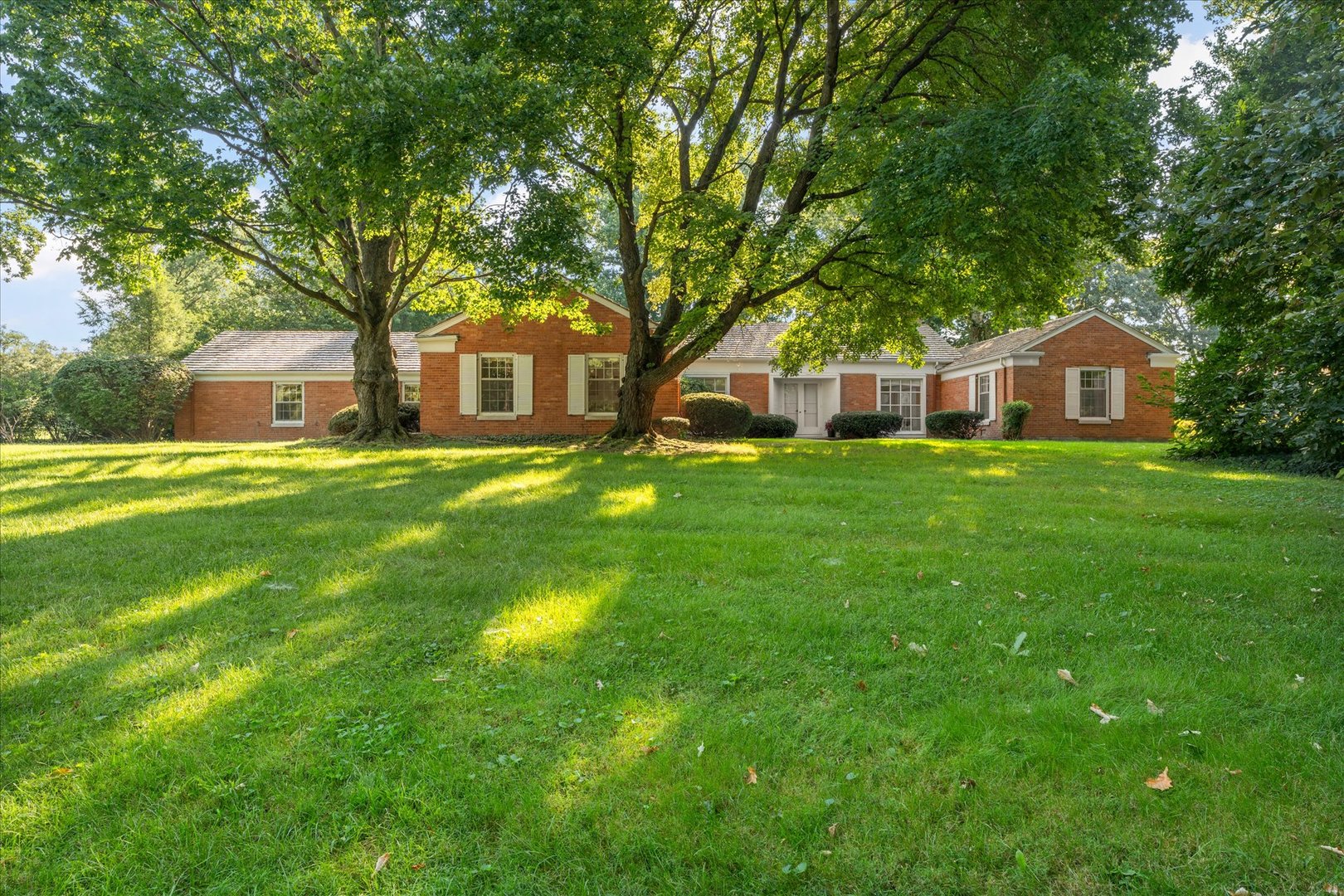 1110 Country Lane — photo