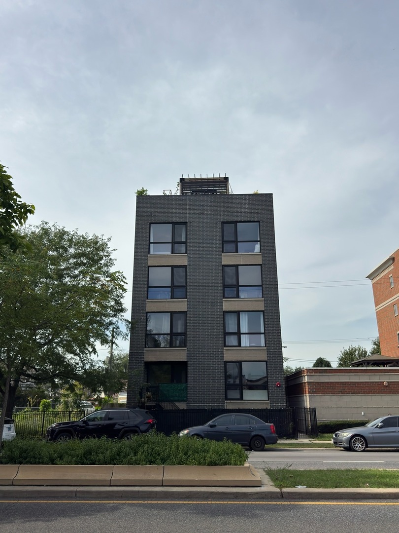 5914 N Lincoln Avenue 2E — photo