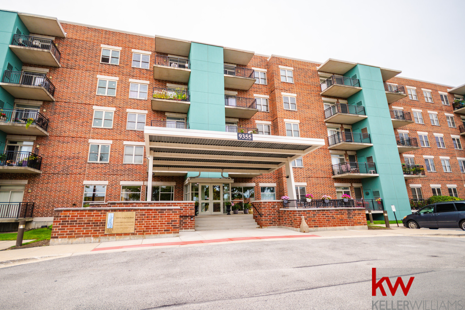 9355 Irving Park Road 421 — photo