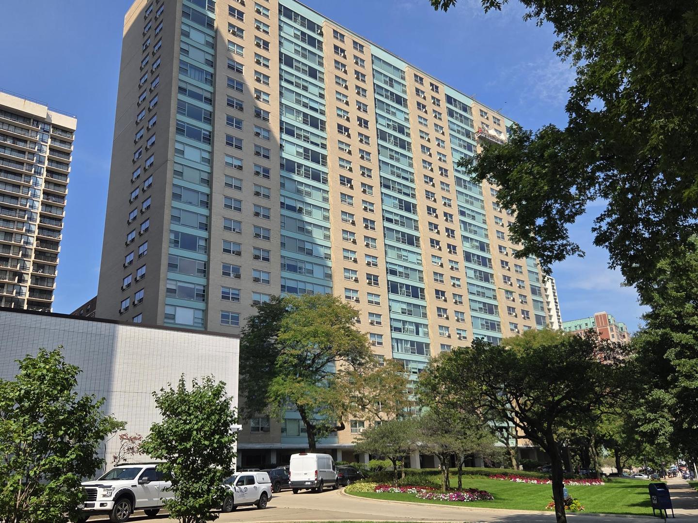 3180 N Lake Shore Drive 5H — photo