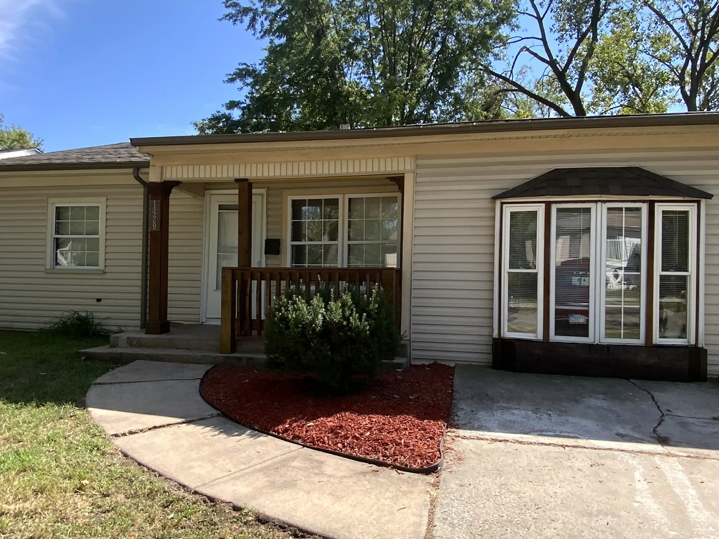 1429 Ambassador Lane — photo