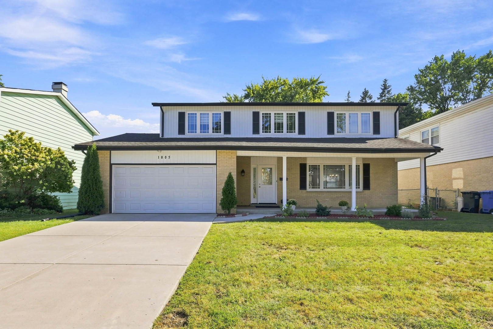 1805 W Willow Lane — photo