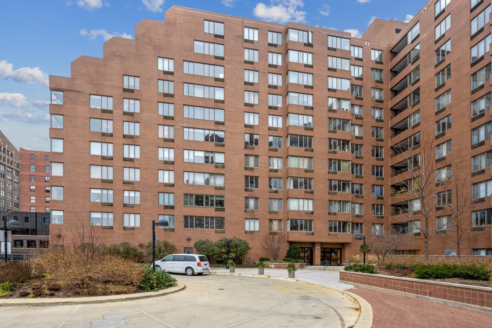 801 S Plymouth Court 306 — photo