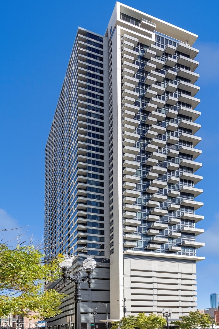 235 W Van Buren Street Unit 4219 — photo