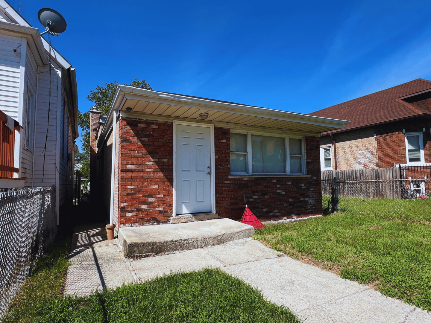 6728 S Carpenter Street — photo
