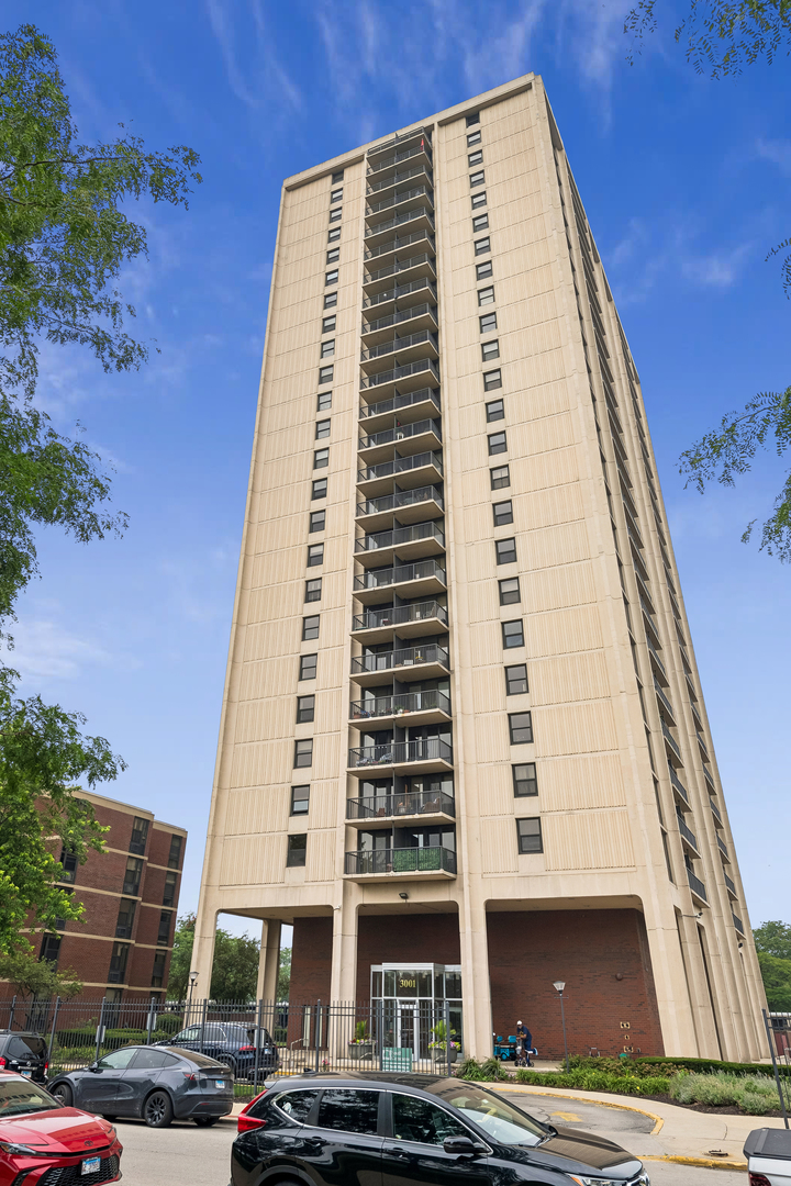 3001 S Michigan Avenue 2105 — photo