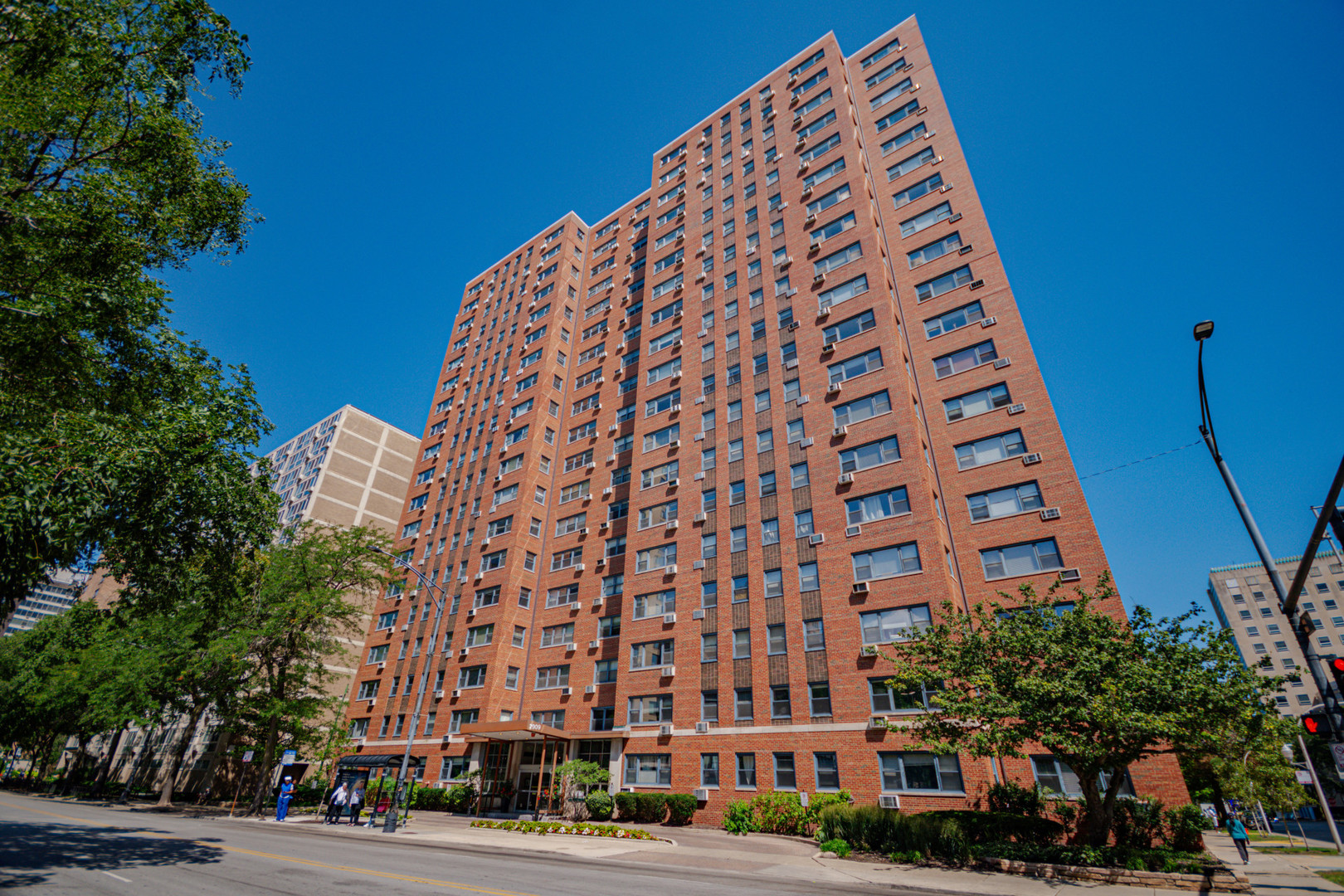 2909 N Sheridan Road Unit 1705 — photo
