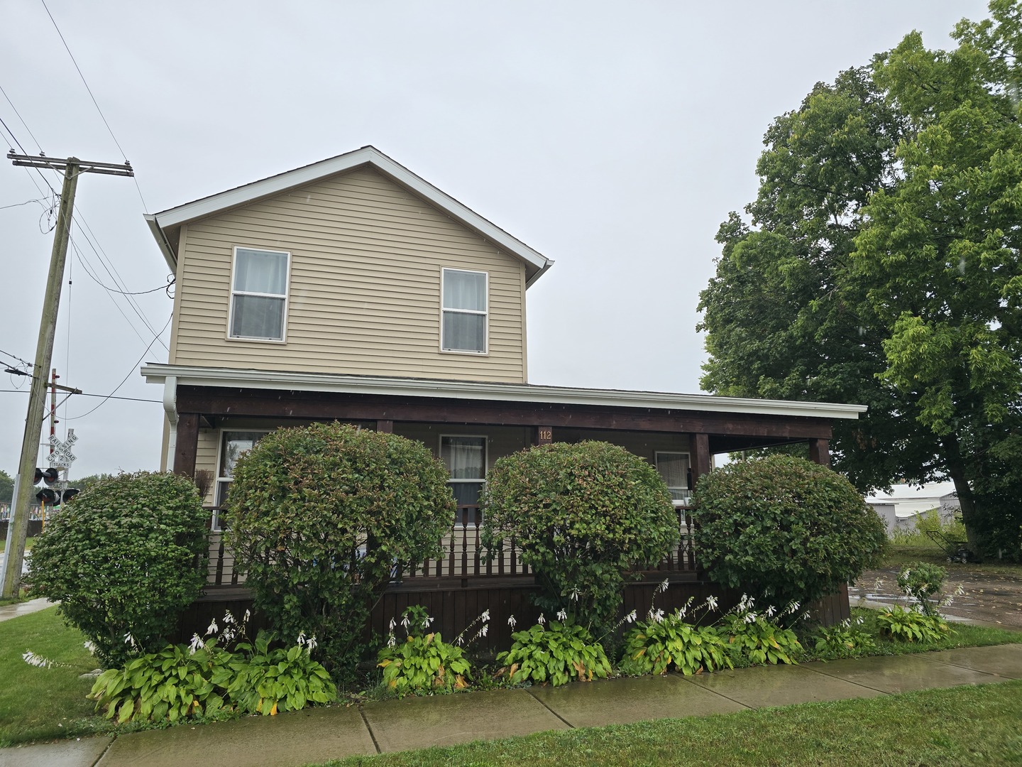 112 E Main Street — photo