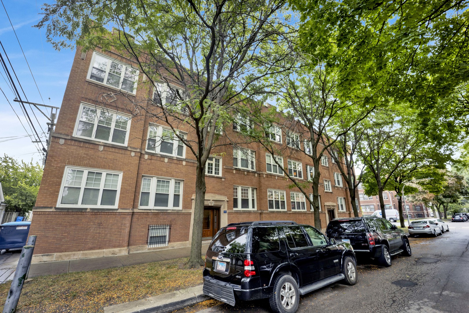 3408 W Sunnyside Avenue 3 — photo