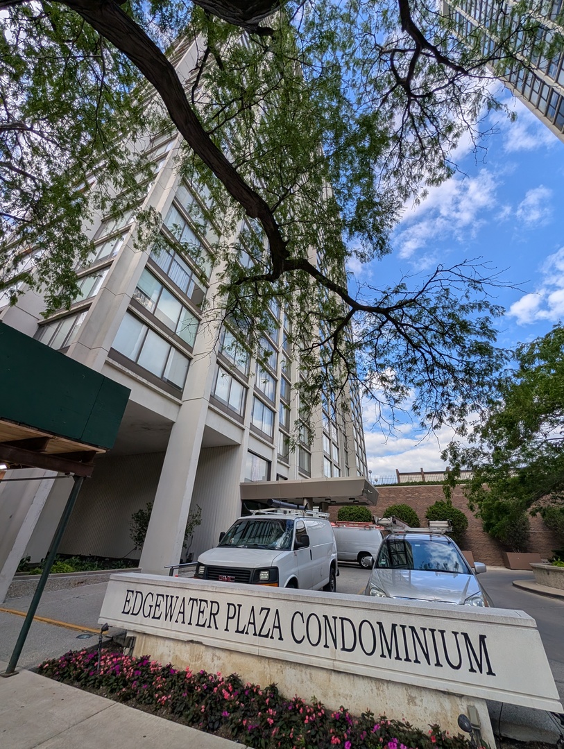 5455 N Sheridan Road 3103 — photo