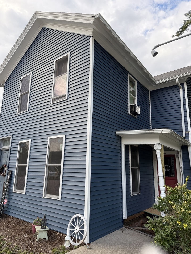 101 W Main Street — photo
