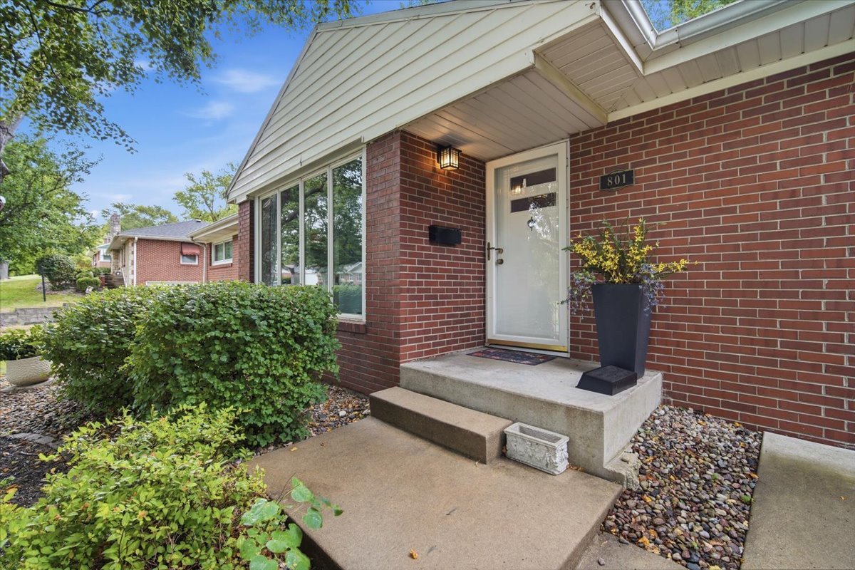 801 Smith Drive, Normal, IL 61761 — photo 2