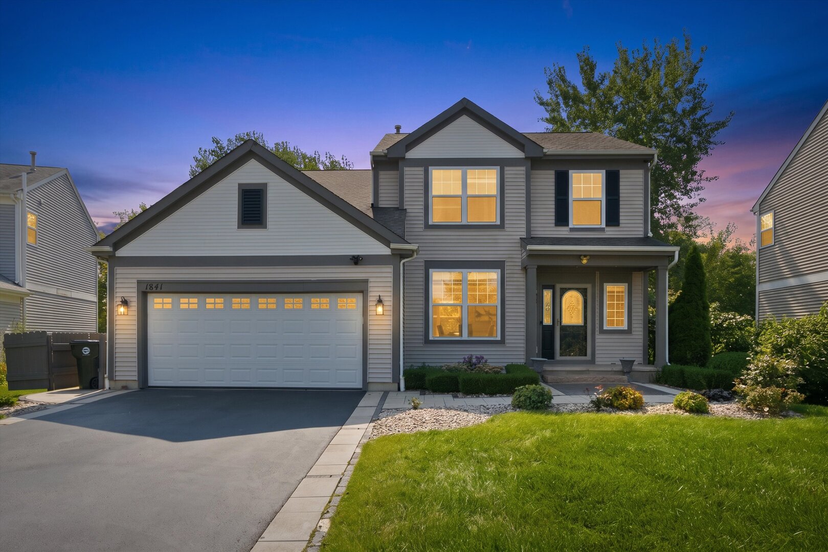1841 W Rookery Circle — photo