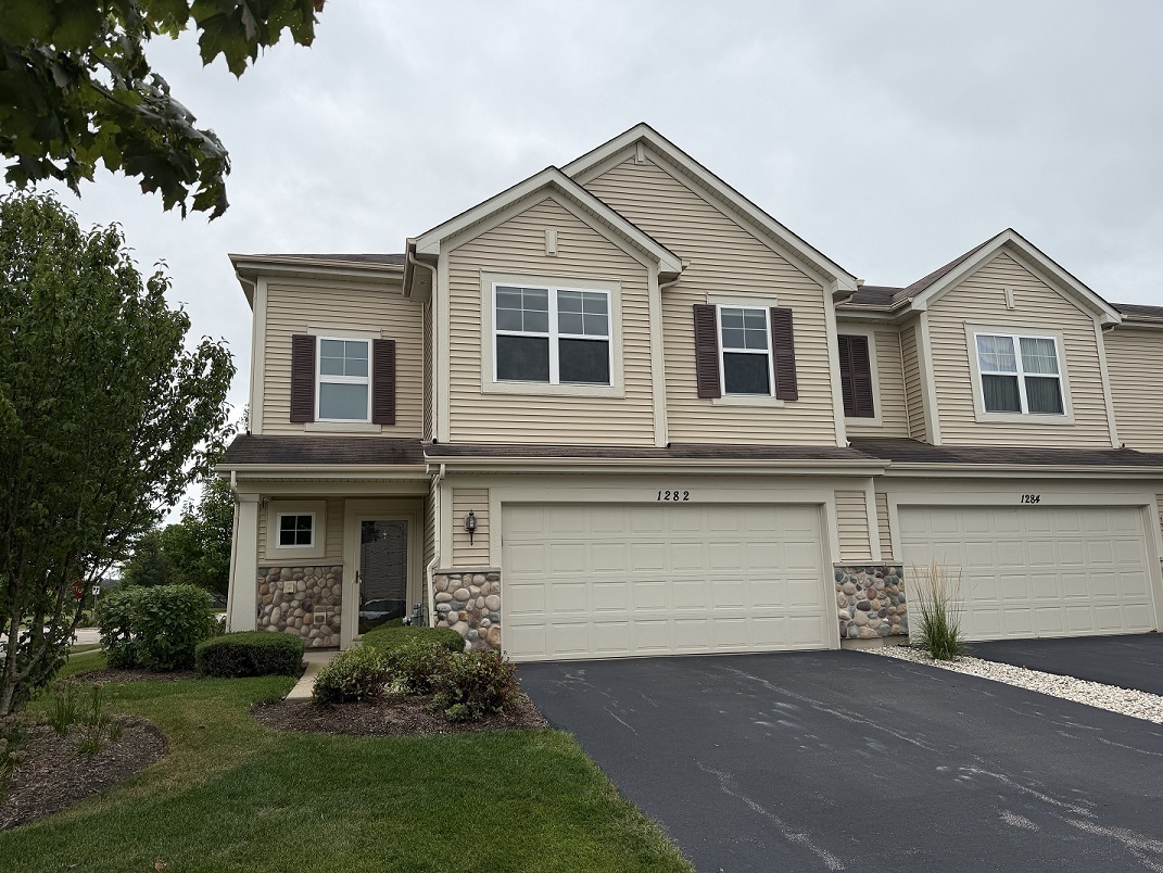 1282 Newport Circle — photo