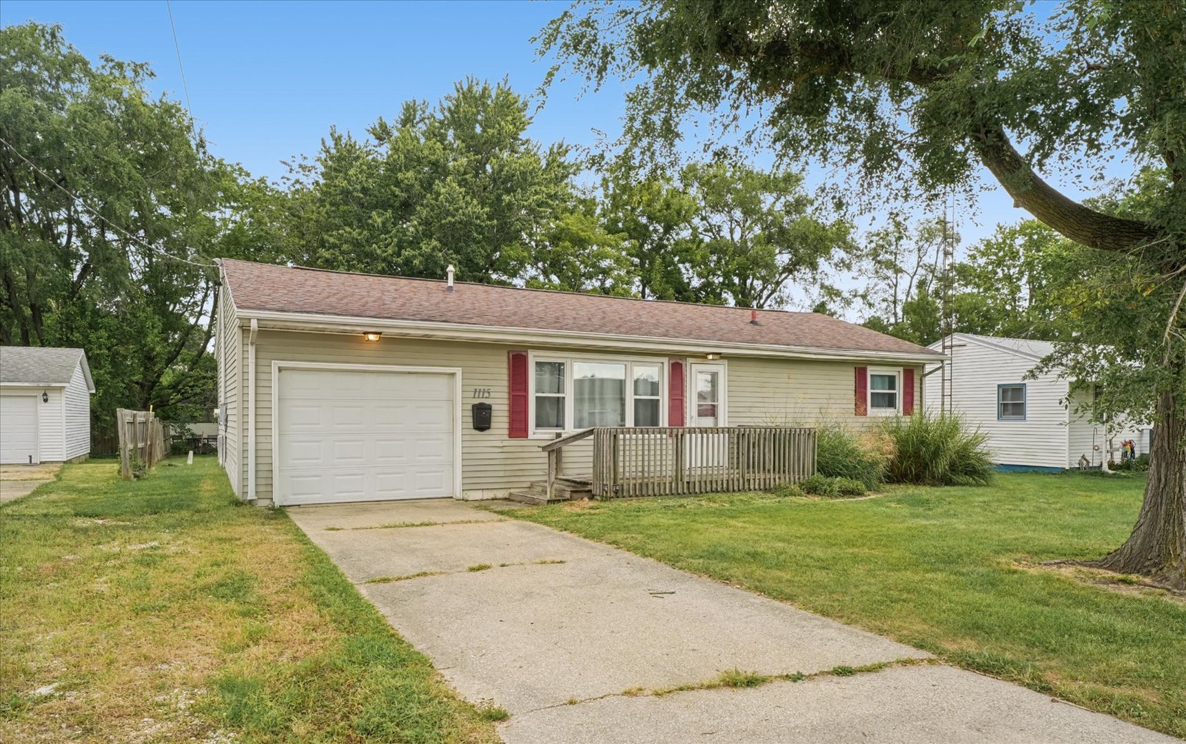 1115 Eastview Drive — photo