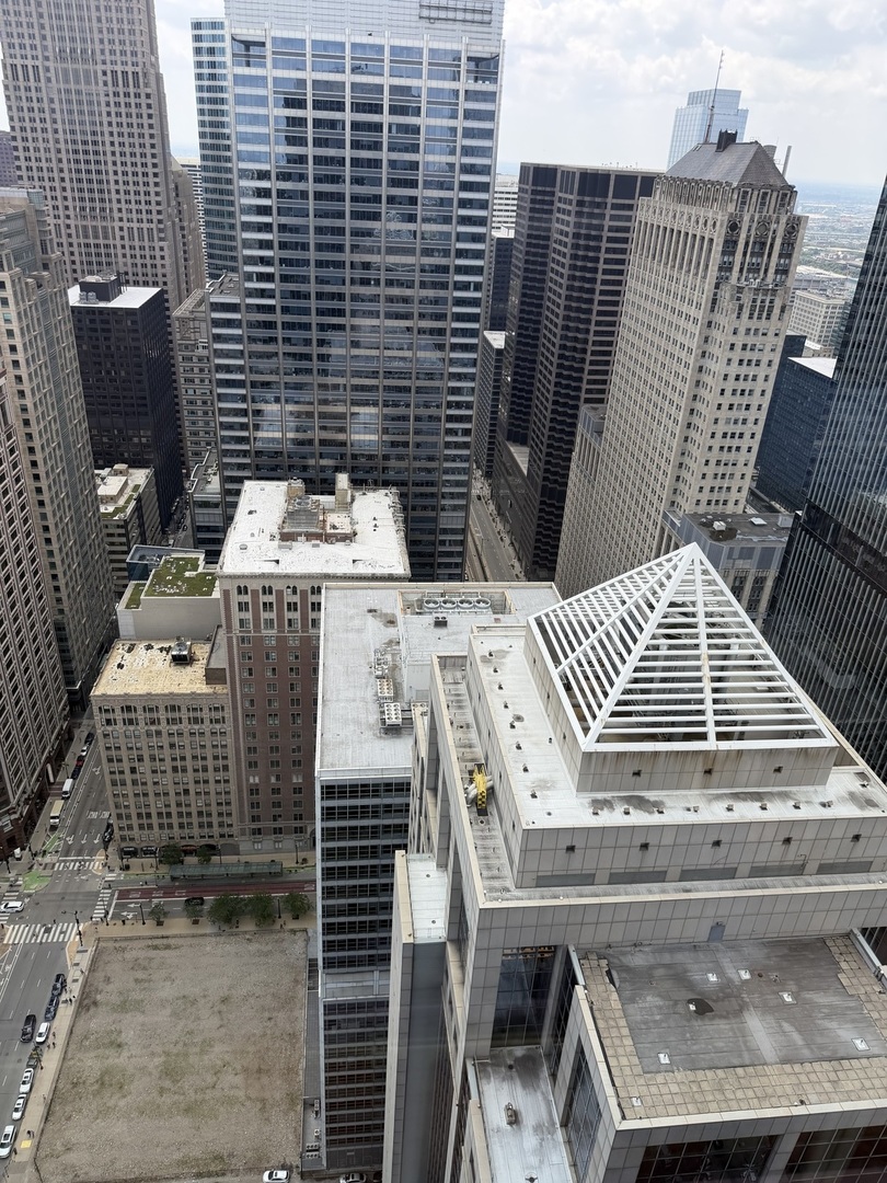 155 N Wacker Drive — photo