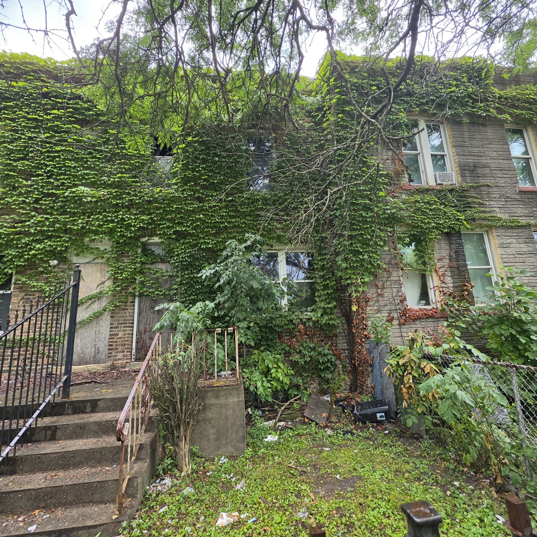 10604 S Langley Avenue — photo