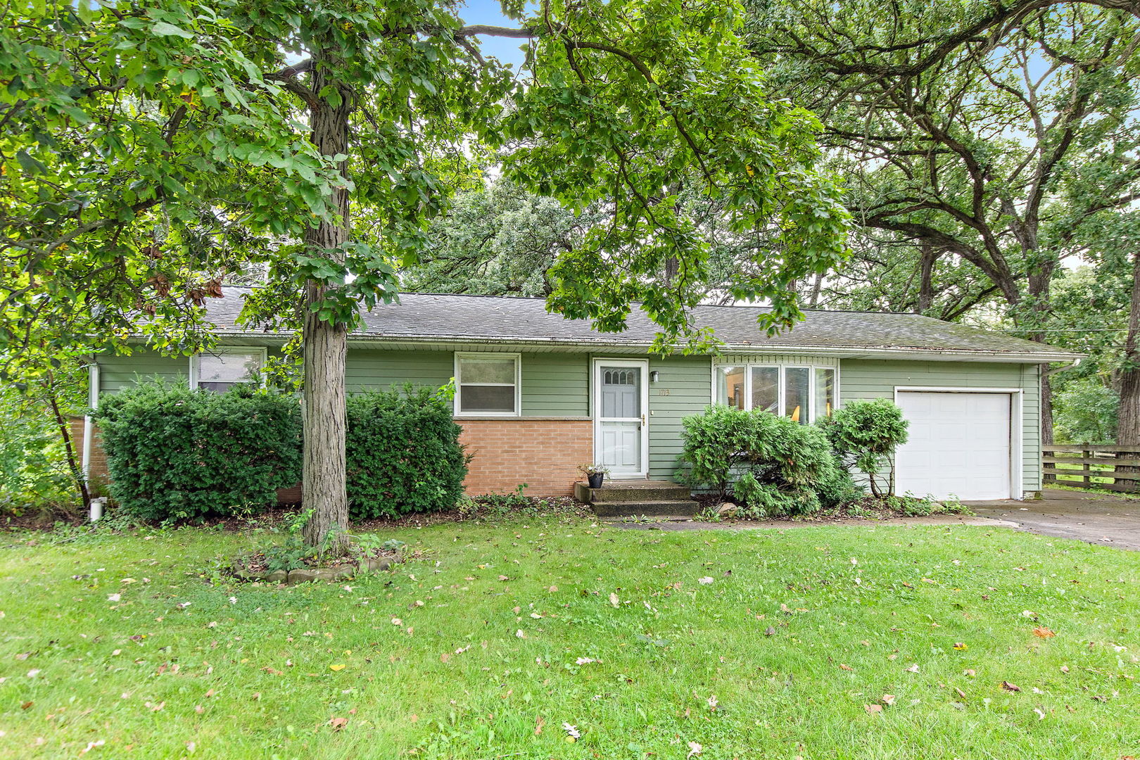 1713 Oak Street — photo