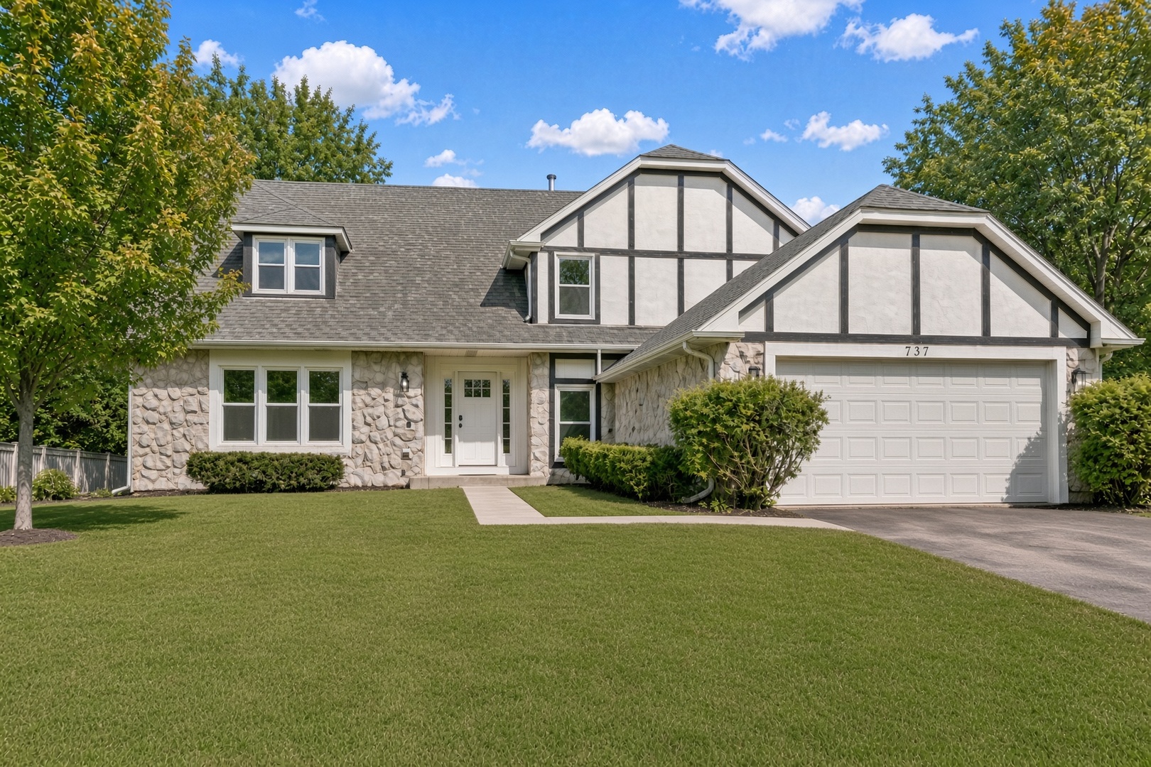 731 Roaring Brook Lane — photo