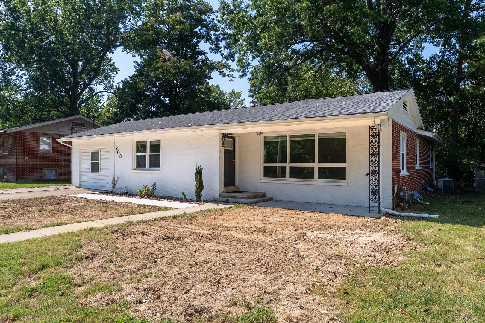 208 S Pine Lane — photo