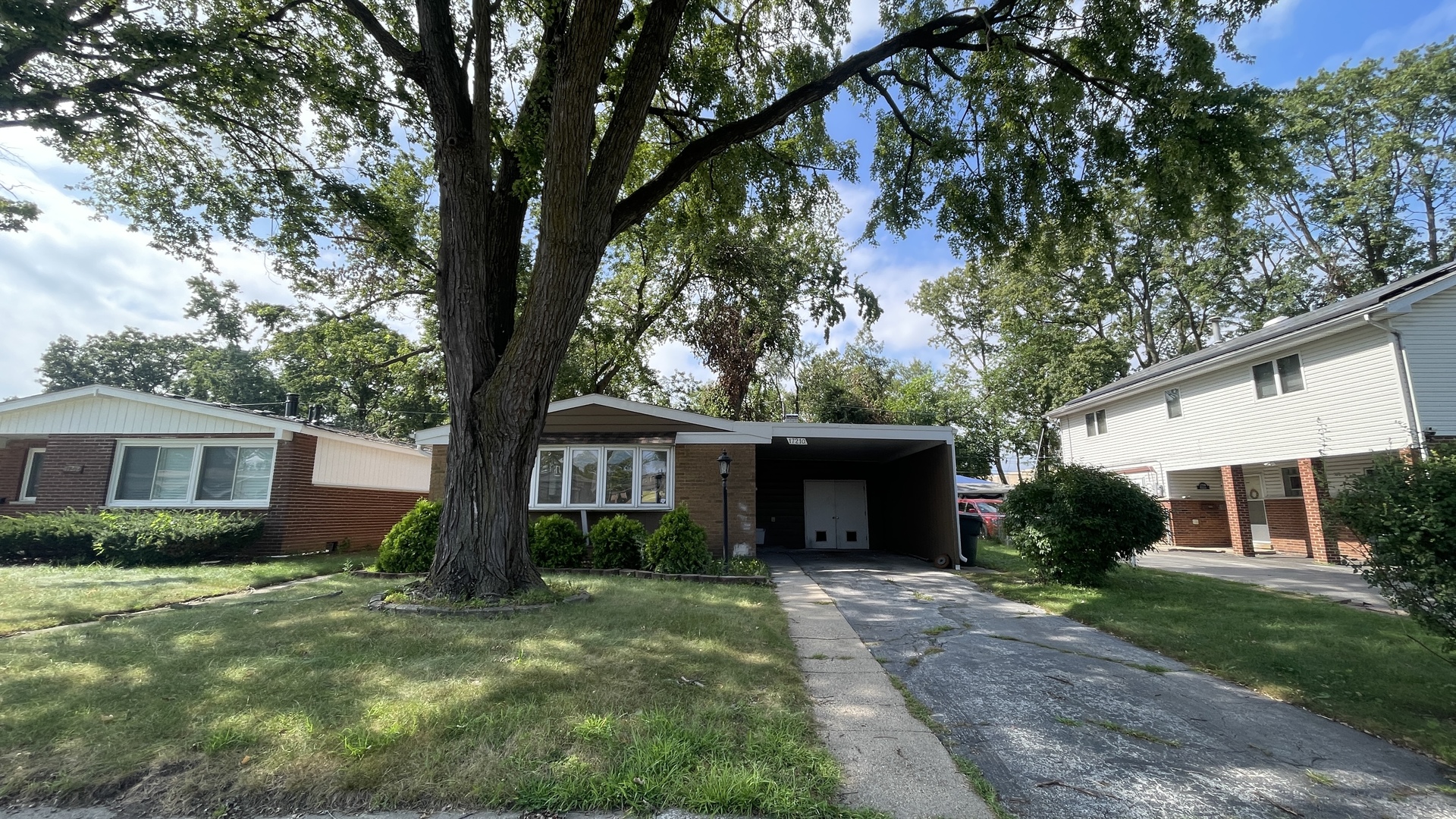 17210 Hawthorne Drive — photo