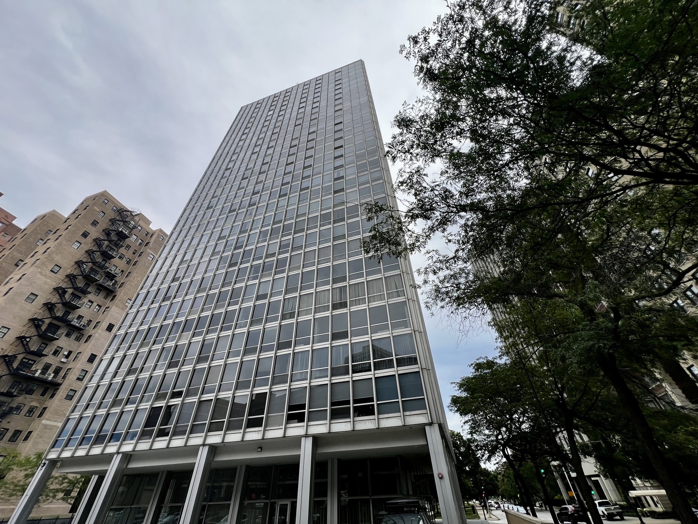 2400 N Lakeview Avenue 1007 — photo