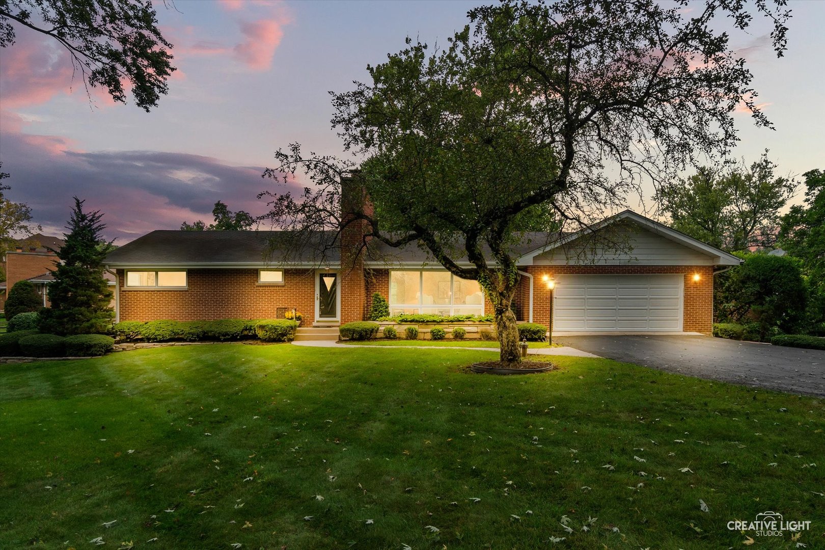 22W126 Buena Vista Drive — photo