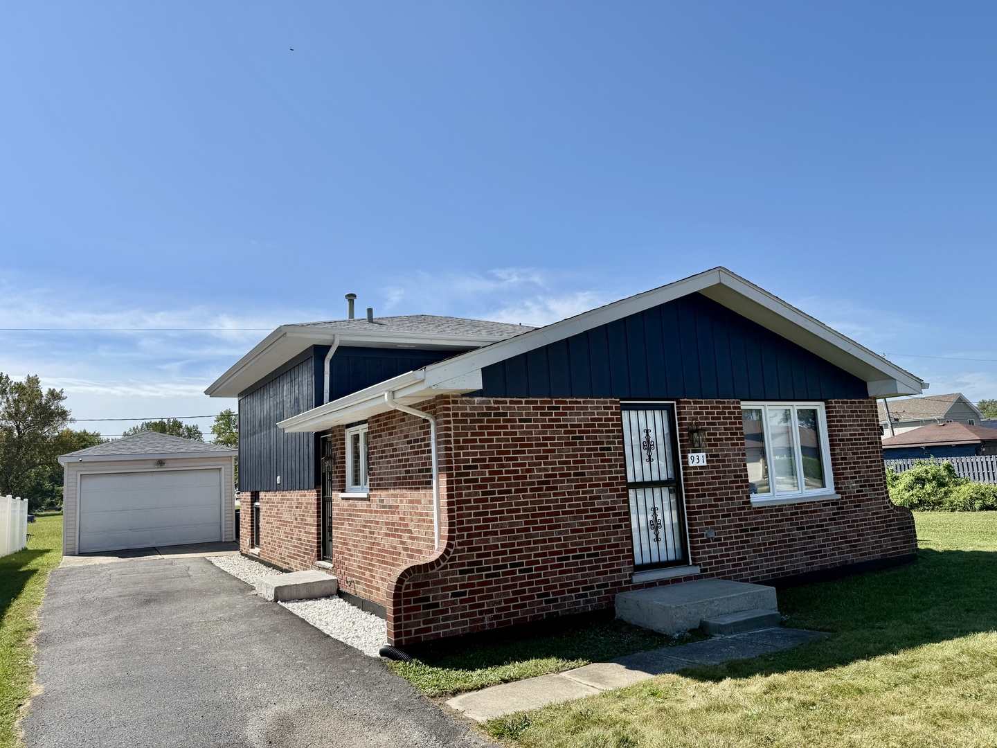 931 Miller Place — photo