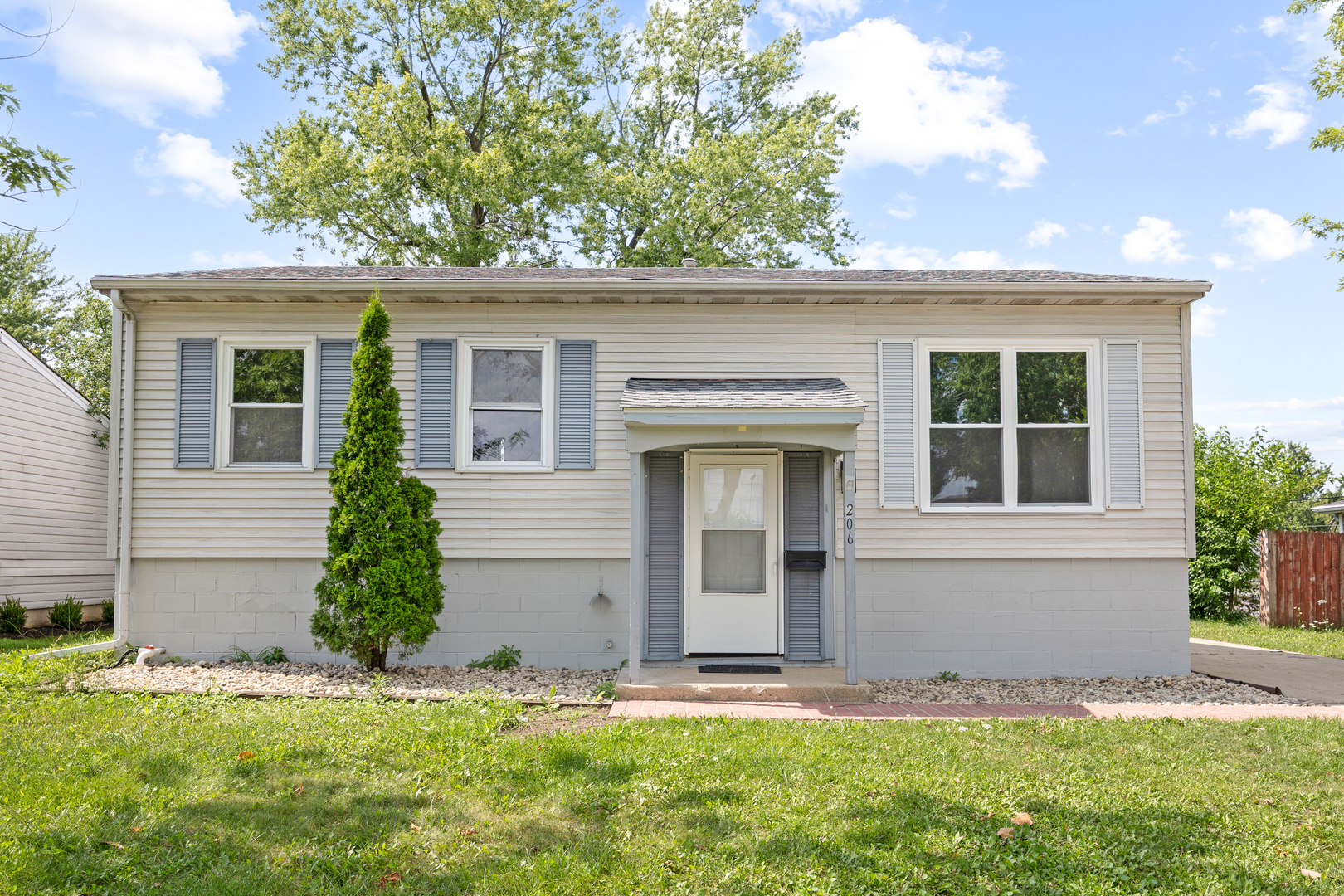 206 Ridge Circle, Streamwood, IL 60107 — photo 2