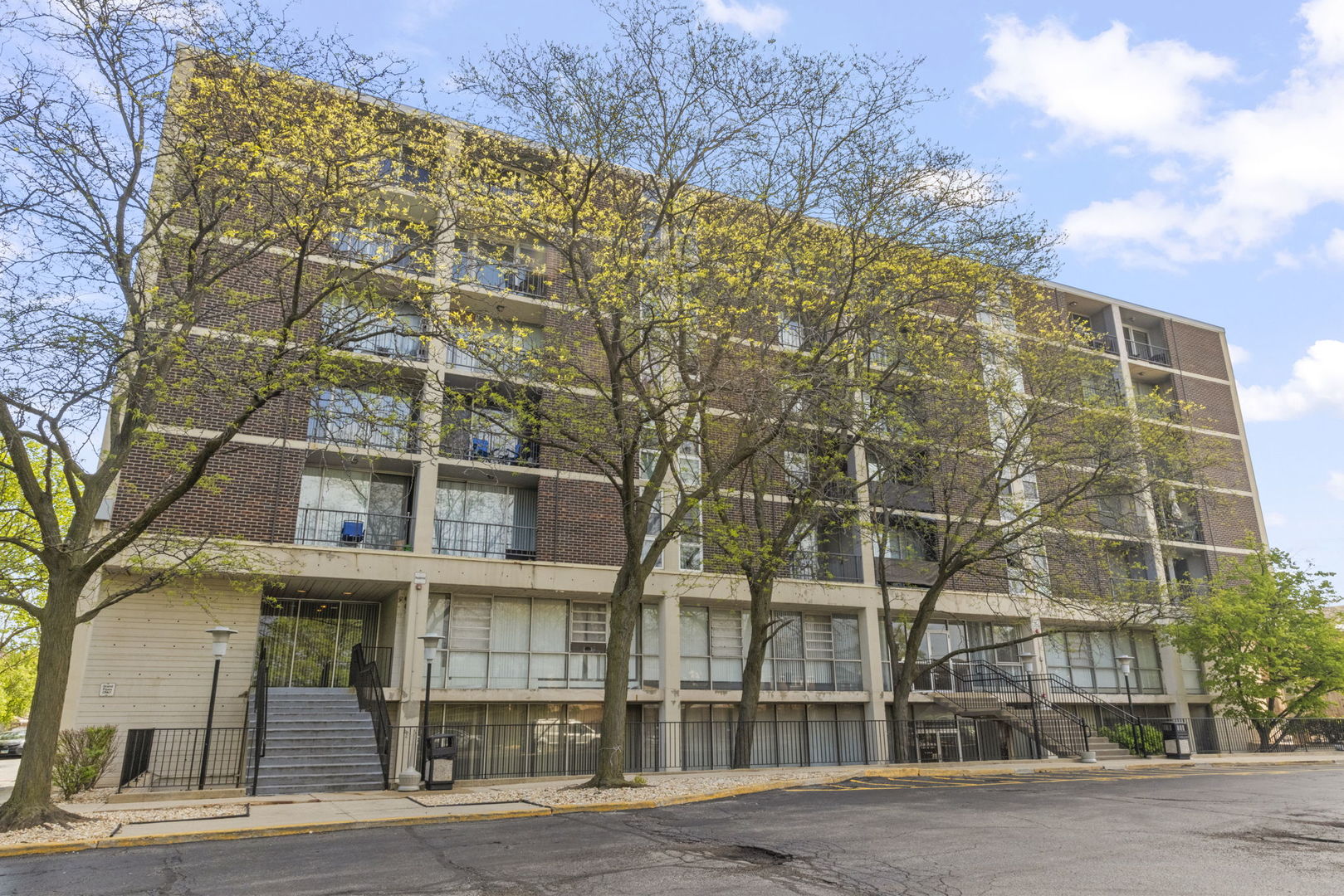 1043 S York Road 606 — photo