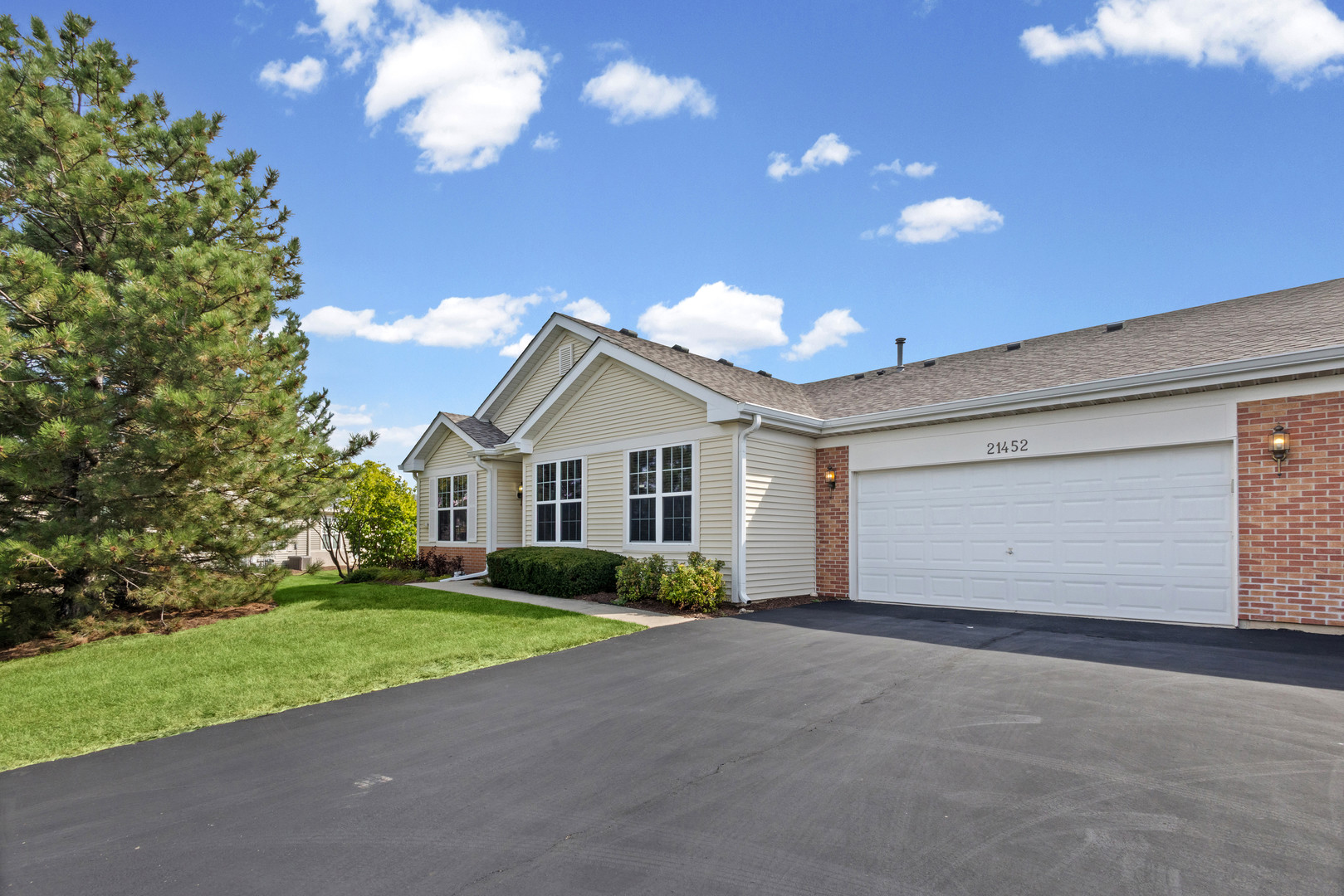21452 Papoose Lake Drive 21452 — photo