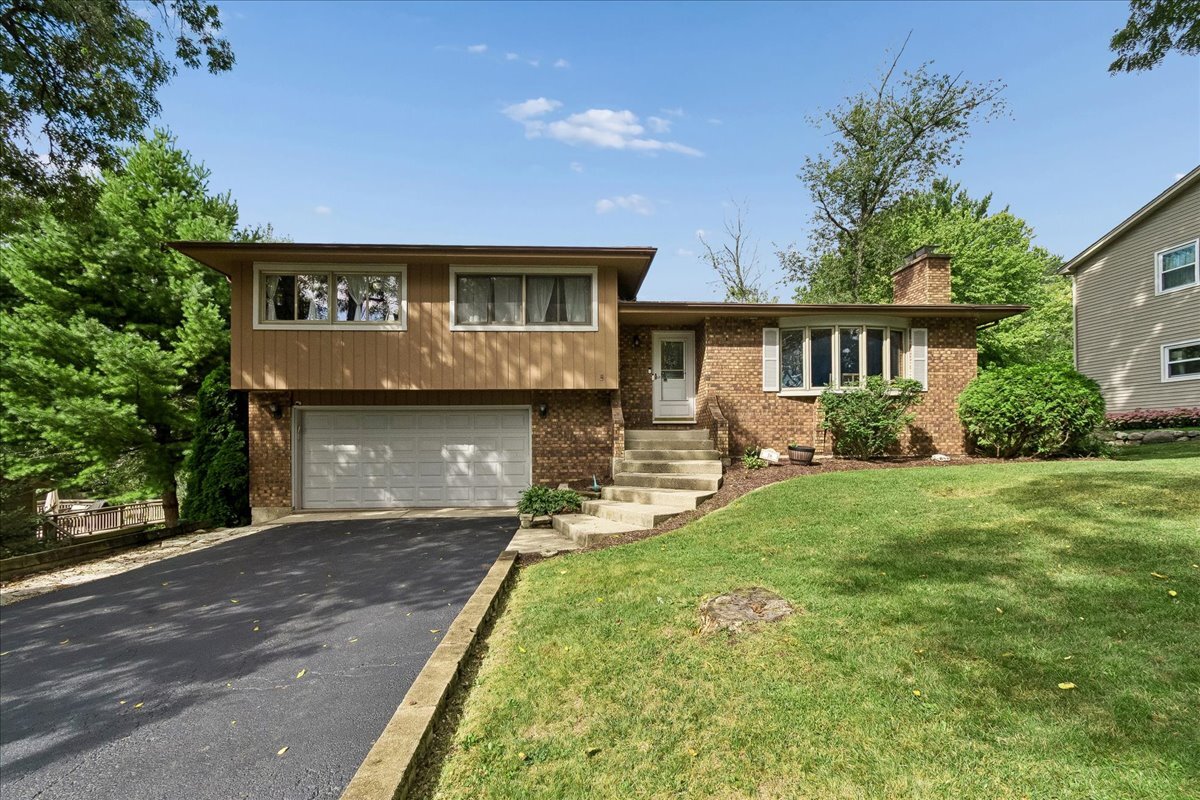 16 Woody Way — photo
