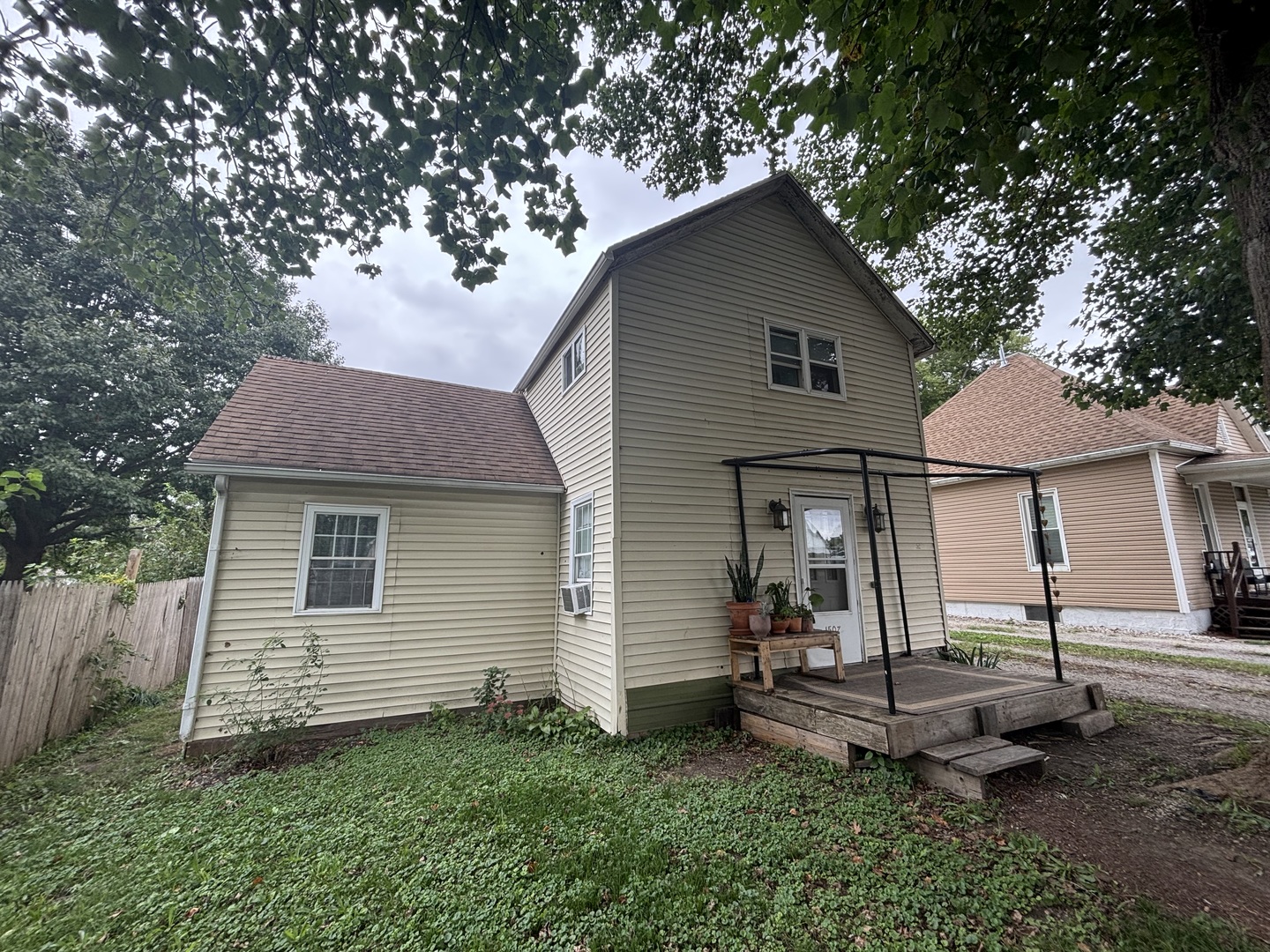1507 E Washington Street — photo