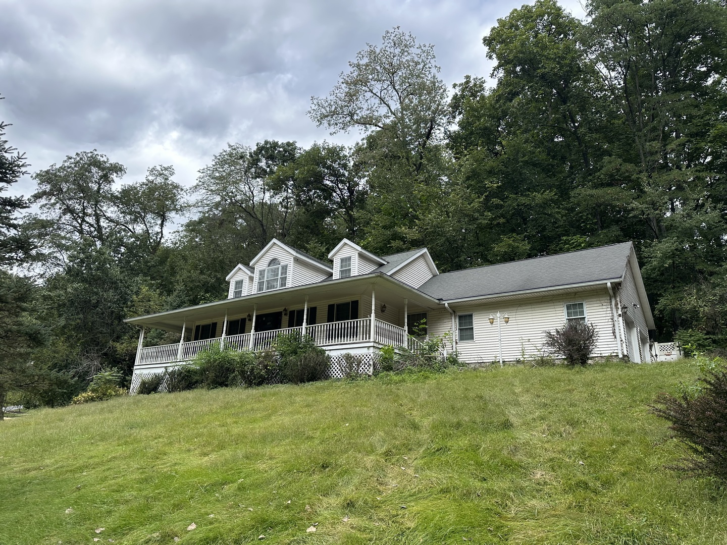 102 Hidden Valley Court — photo