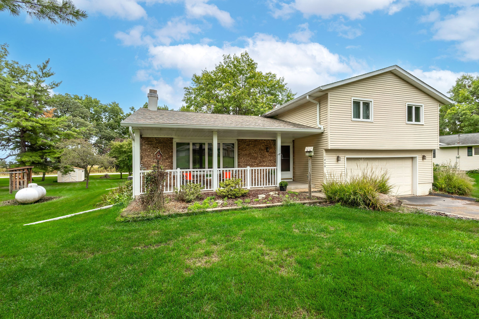 1809 Pineo Grove Lane — photo