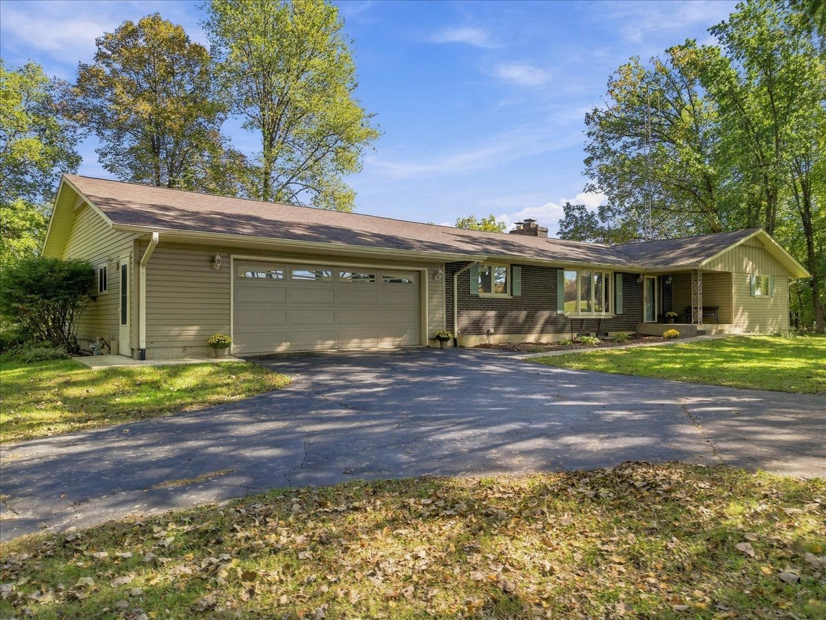 6121 Brooklyn Road — photo