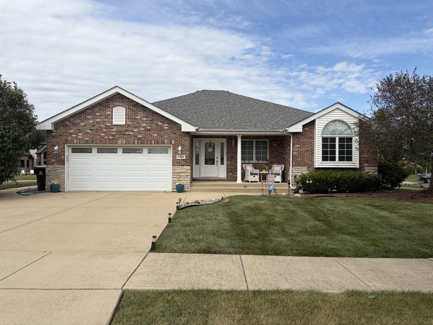 7324 W Braemar Lane — photo