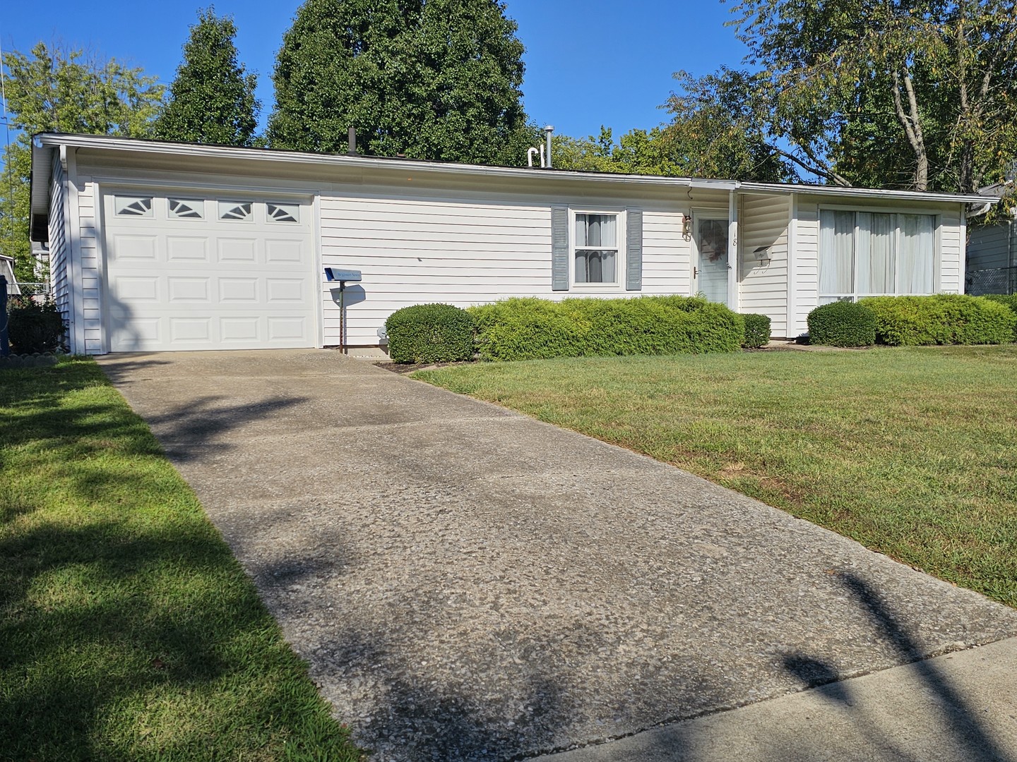 18 SE Crescent Drive — photo