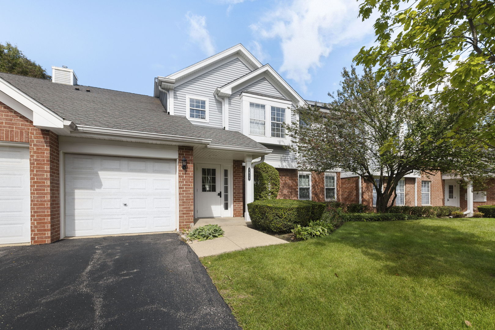 1412 W Crane Street 14114 — photo