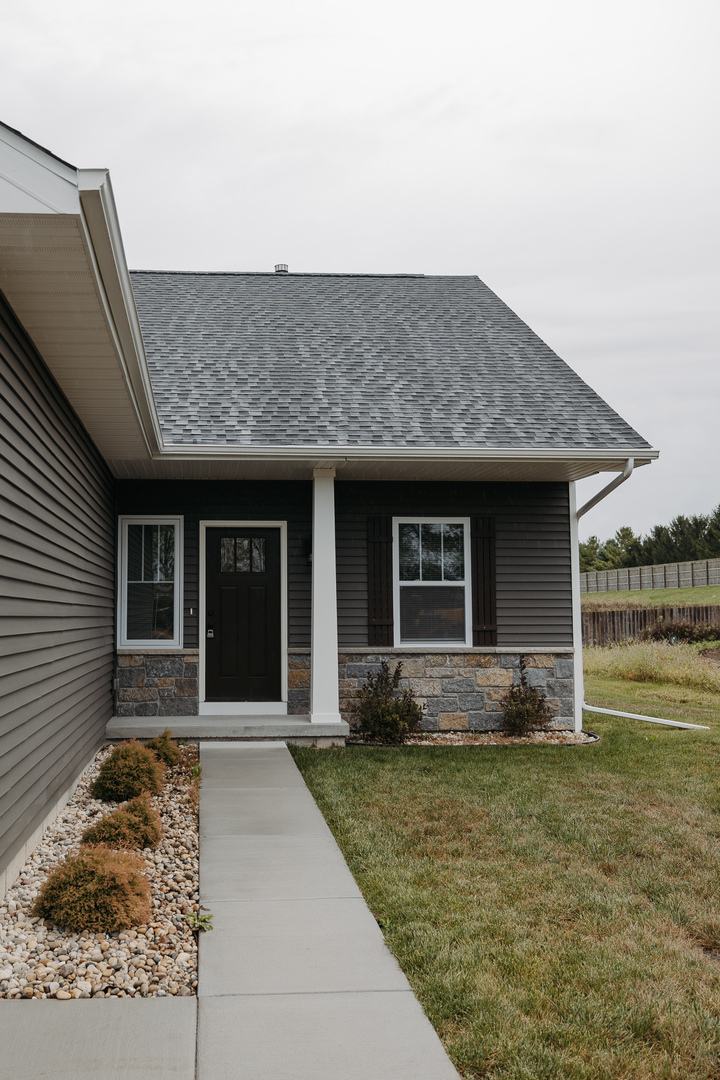 744 Anjali Court #R, Sycamore, IL 60178 — photo 2