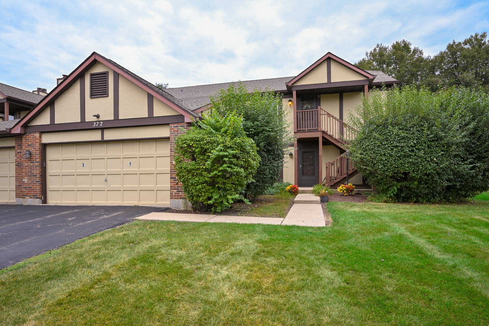 372 Sandhurst Circle 3 — photo
