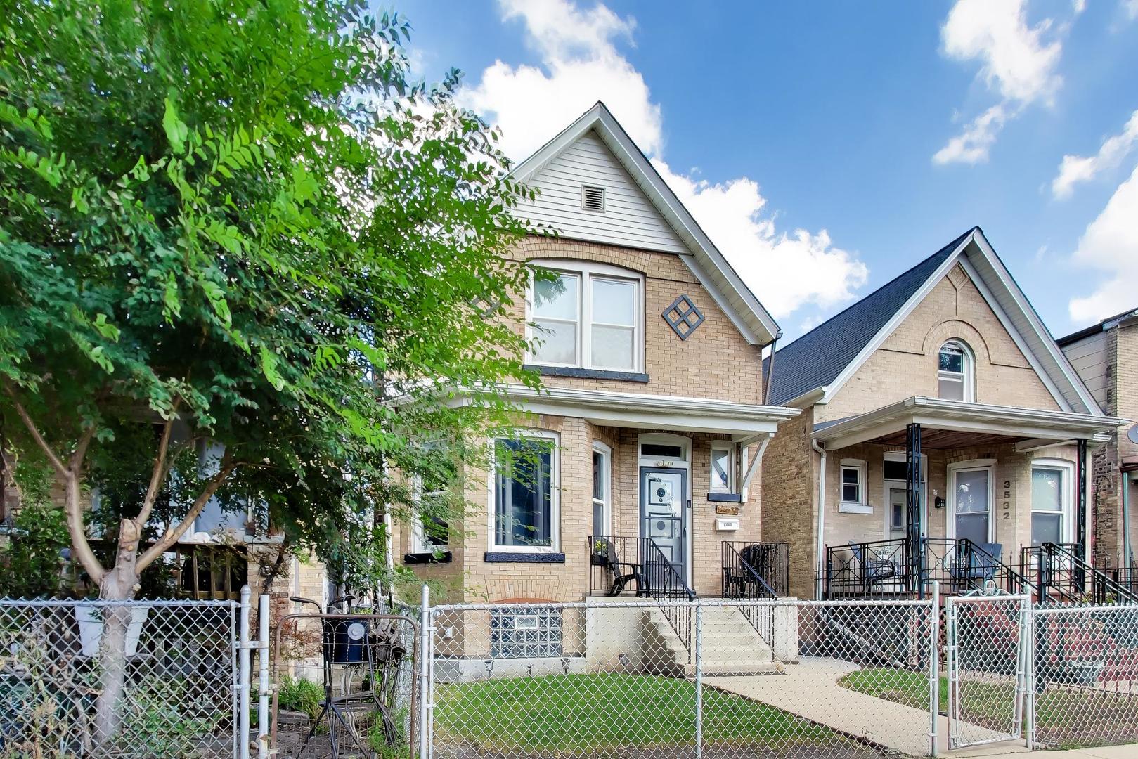 Home in Chicago, IL 60651 — photo 2