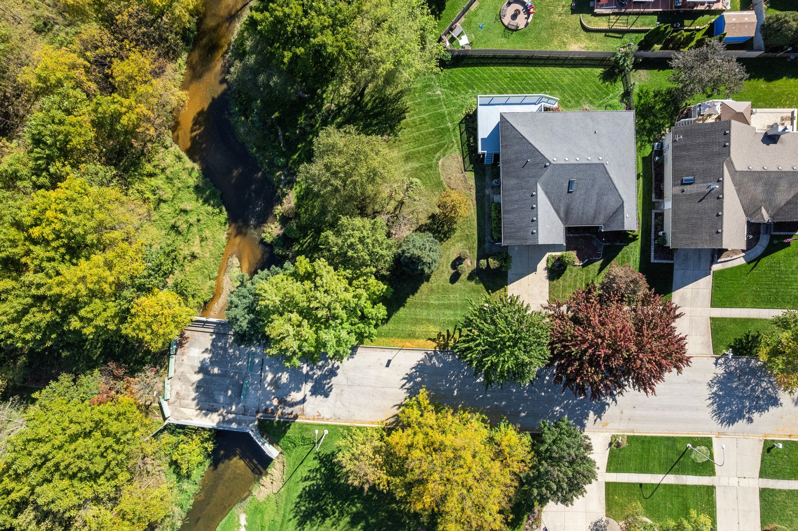 Home in Elgin, IL 60123 — photo 3