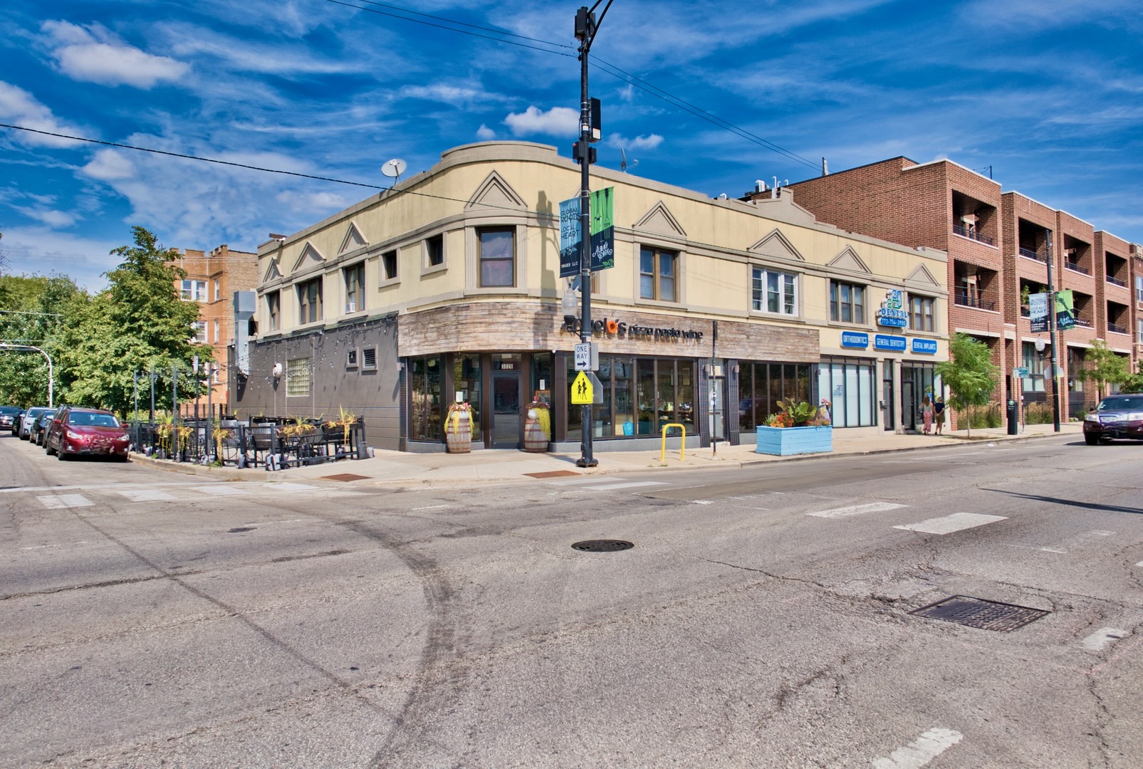 3026 W Montrose Avenue — photo