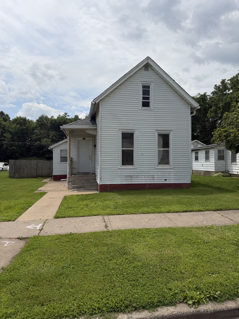 1823 W 6th Street — photo