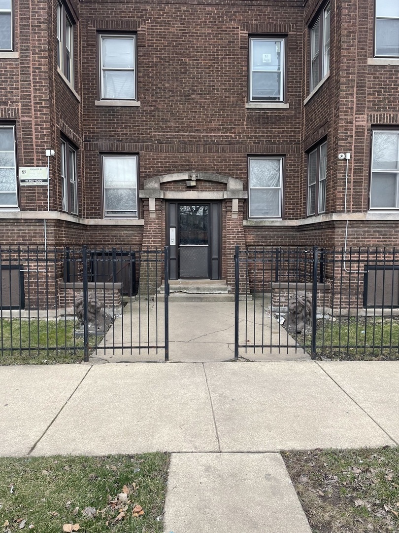 1811 W Garfield Boulevard 3 — photo