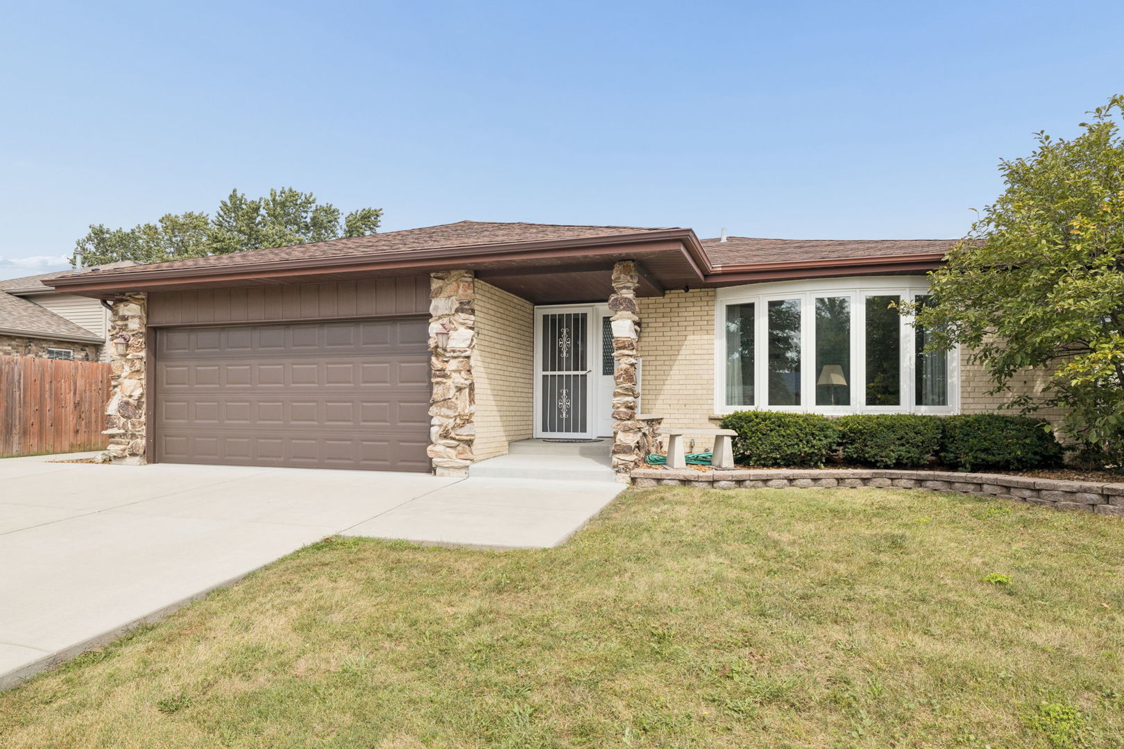 5222 Laramie Court — photo